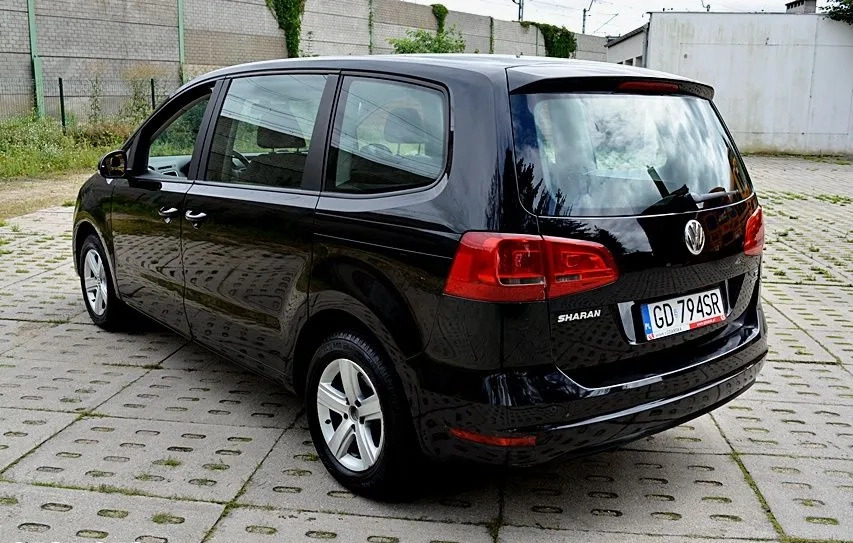 Volkswagen Sharan cena 44900 przebieg: 203000, rok produkcji 2013 z Niemodlin małe 232